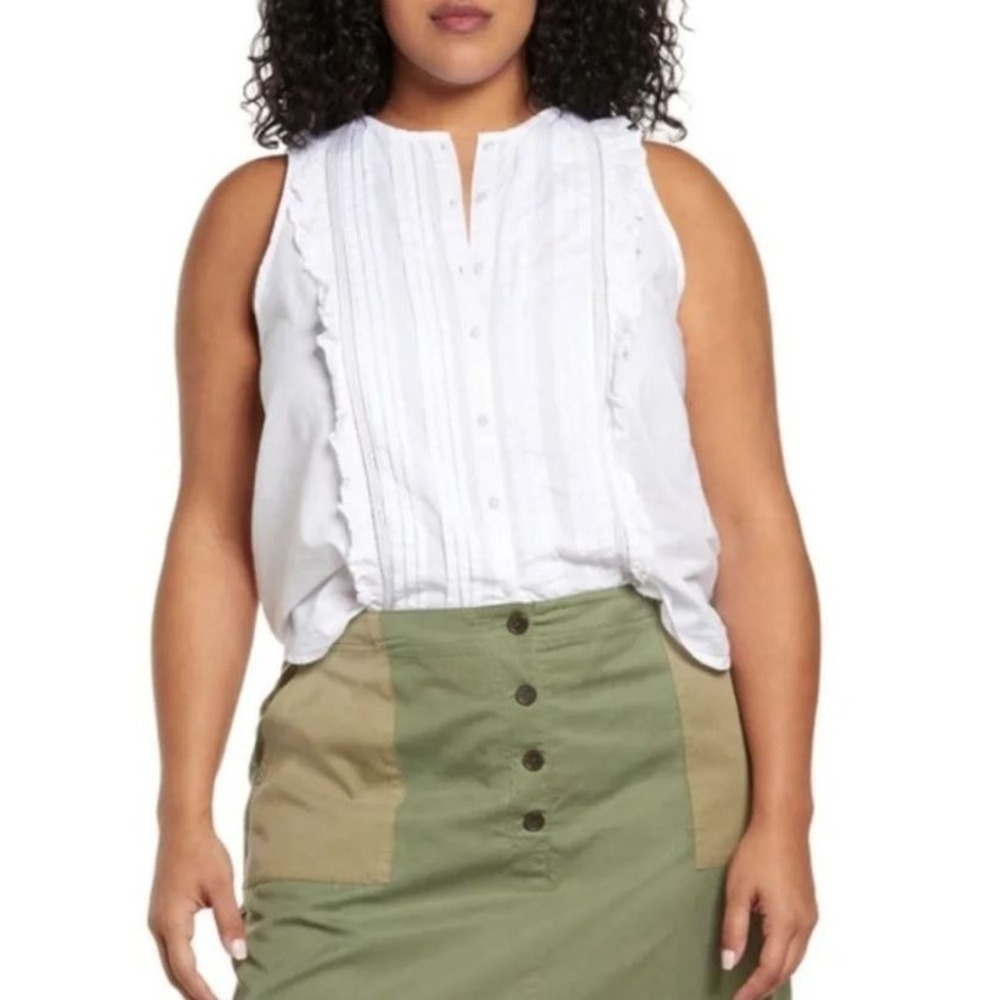 Treasure & Bond Women's Lace Ruffle Pintuck Sleeveless Cotton Top‎ in White 2X